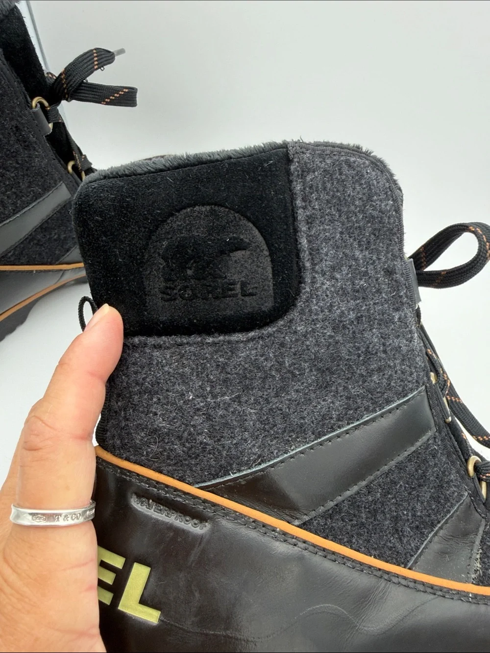 Sorel Tivoli Women’s Winter Boots Black Felt Fleece Lining Weather Snow 8.5 Warm
